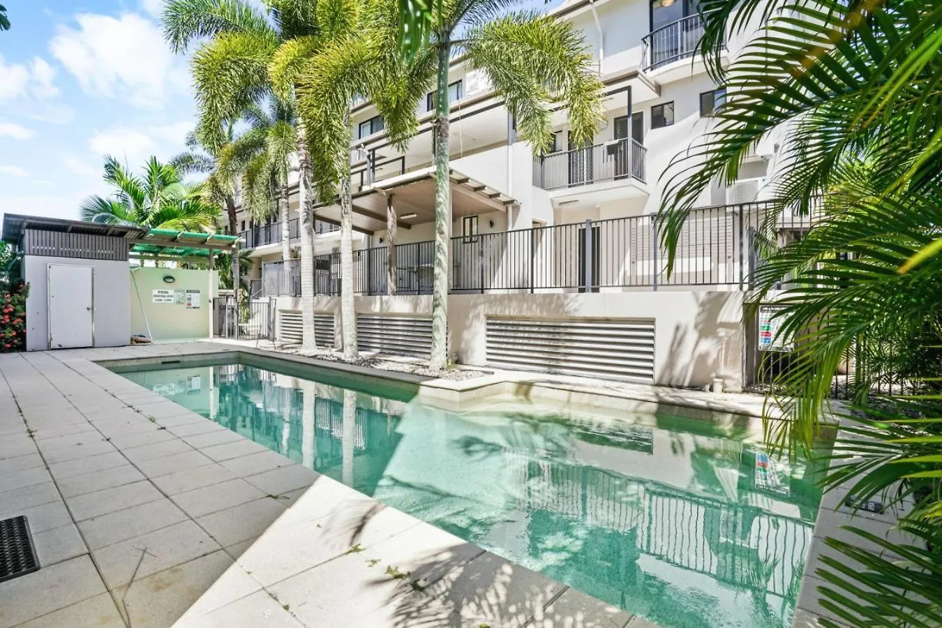 Seabreeze City Loft- 2Km To Centre. 4Km To Airport Cairns 0*,  Austrálie