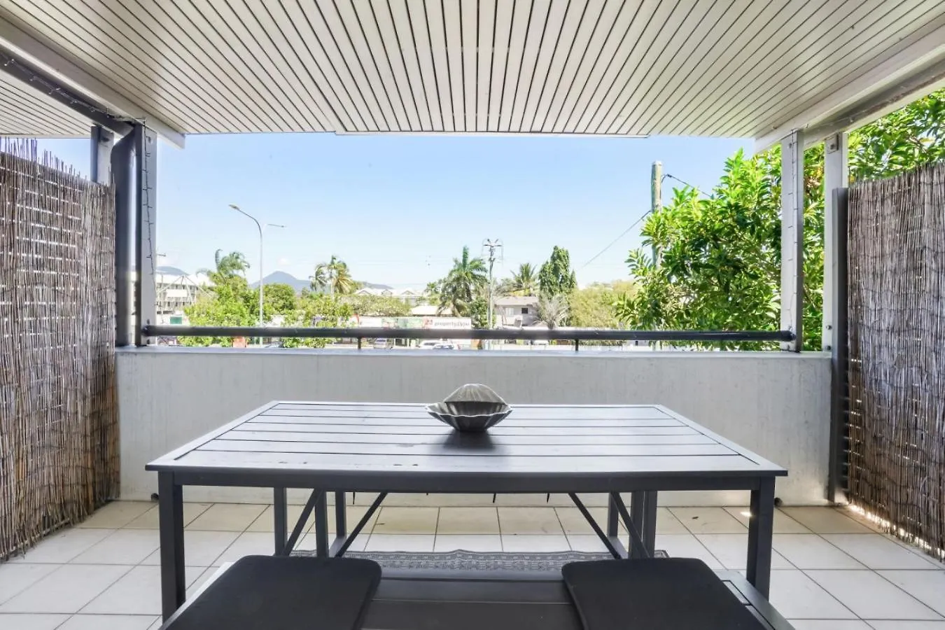 Seabreeze City Loft- 2Km To Centre. 4Km To Airport Cairns 0*,